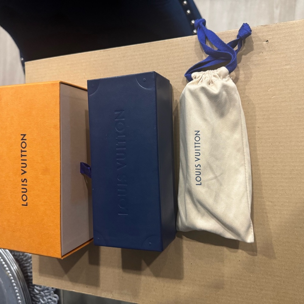 LV Empreinte Square Sunglasses - Picture 7 of 7